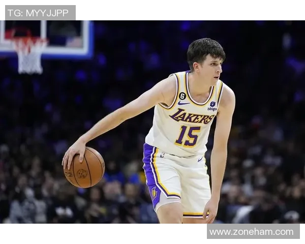 手感全无！里夫斯半场9中2&三分5中0仅拿4分1板3助1断