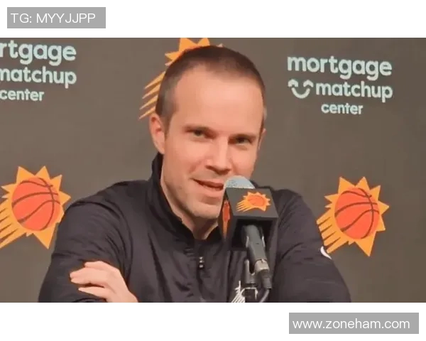 奥特谈三分犯规：裁判说布克碰到詹姆斯手腕 我没清晰看到这动作